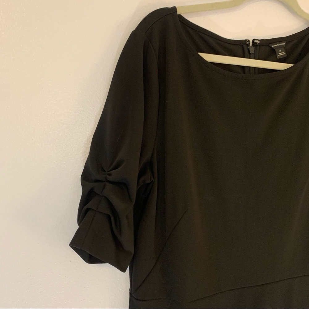Ann Taylor little black dress - Picture 4 of 5